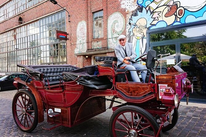 first electrical carriage in town - guided City Tours - Leipzig - Marktplatz Leipzig, the old town hall heart