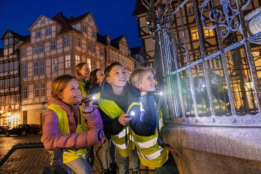 Flashlight tour for children/teenagers - Flashlight-led Hannover at dusk, and why it works for kids