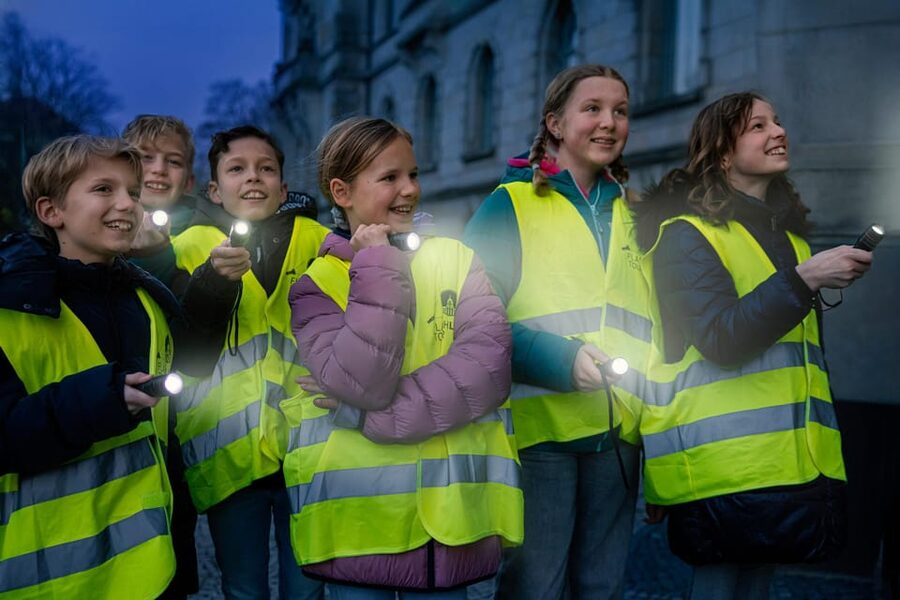Flashlight tour for children/teenagers - The meet-up point: New Town Hall, where the adventure starts