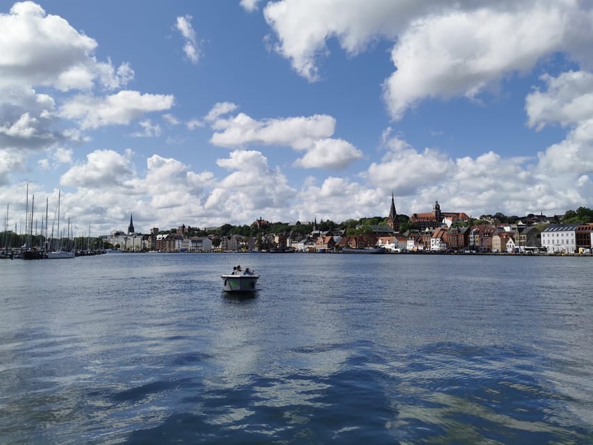 Flensburg: E-Boat rent - Who this Flensburg E-Boat works best for
