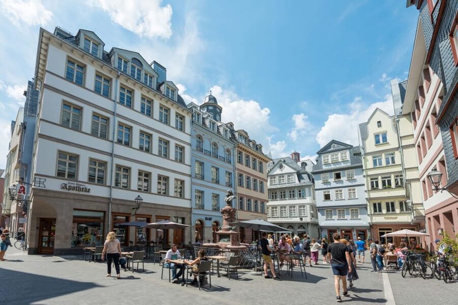 Frankfurt: Full-Day Bicycle or E-Bike Rental - Using the route map and staff tips for real Frankfurt time