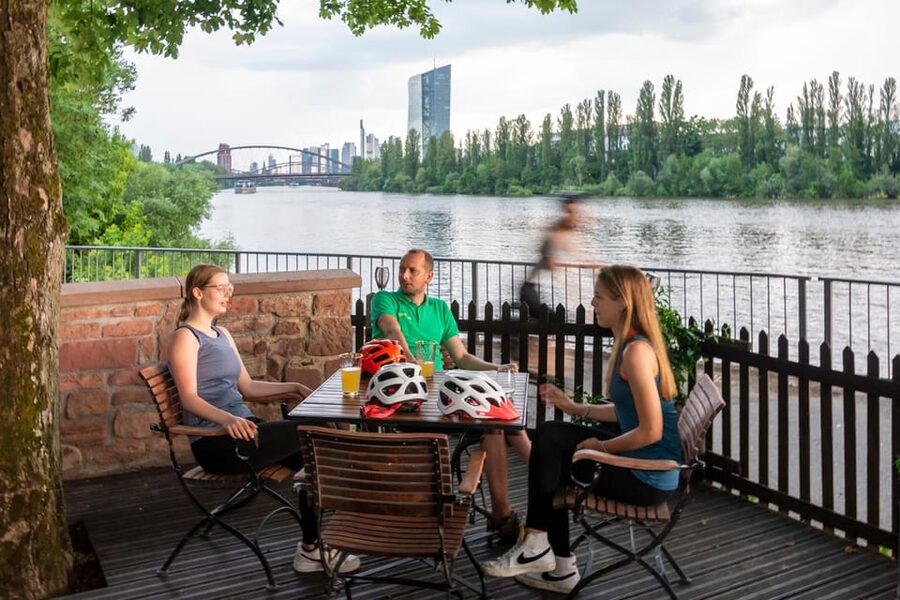 Frankfurt: Full-Day Bicycle or E-Bike Rental - Riding with your gear: rack, panniers, and phone setup