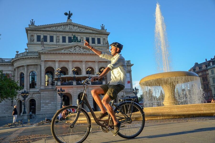 Frankfurt: Guided Bike Tour - Why a Sachsenhausen to Skyline route makes sense