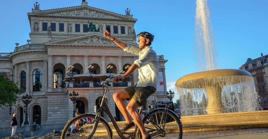 Frankfurt: Guided Bike Tour - Meeting up at bellorange in the heart of Sachsenhausen