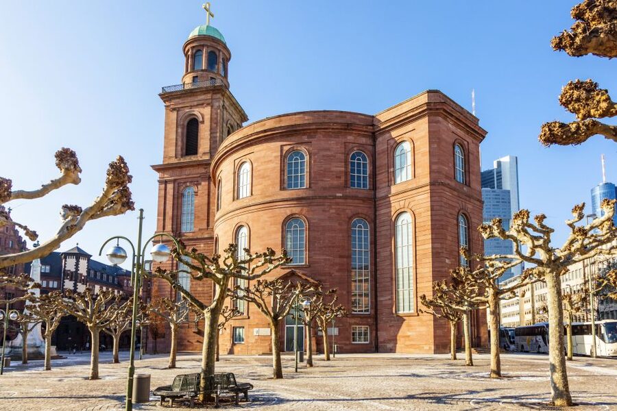 Frankfurt: Hop-On, Hop-Off Grand or Express Bus Ticket - Timing, photo angles, and why stop behavior matters