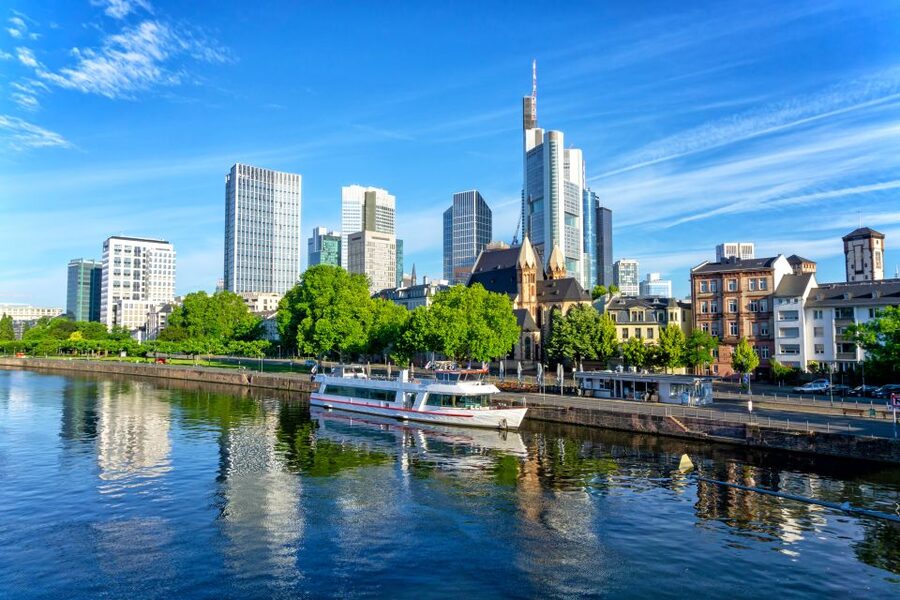 Frankfurt: Main Tower with Tickets and Guided Old Town Tour - Guide Quality: What You Gain Beyond the Ticket
