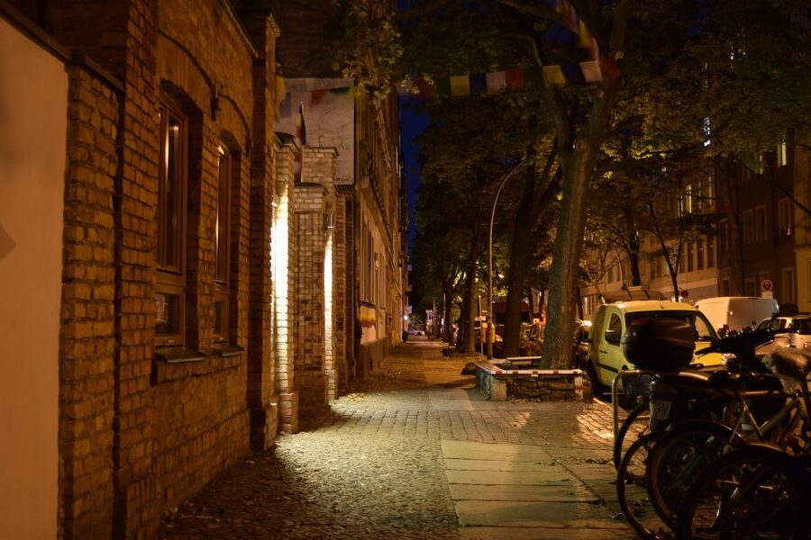 Frankfurt: Old Town Crime Mystery Game - Game Master Support: Advice Without Taking Over