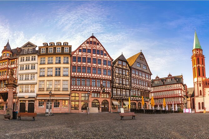 Frankfurt Old Town & Emperors: City Game & Walking Tour - How the Questo app guides you, 11 riddles at a time