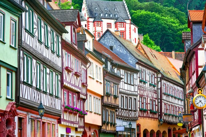 Frankfurt Old Town & Emperors: City Game & Walking Tour - River Main detours: why the waterfront helps you connect the city