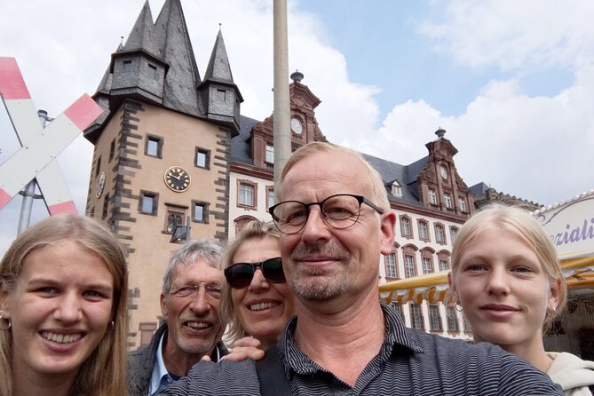 Frankfurt Old Town & Emperors: City Game & Walking Tour - Puzzle difficulty, families, and who this fits best