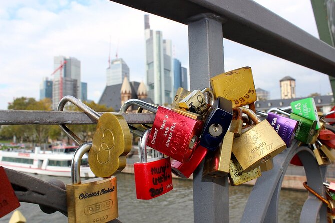 Frankfurt Old Town & Emperors: City Game & Walking Tour - Common setup issues to watch for before you start