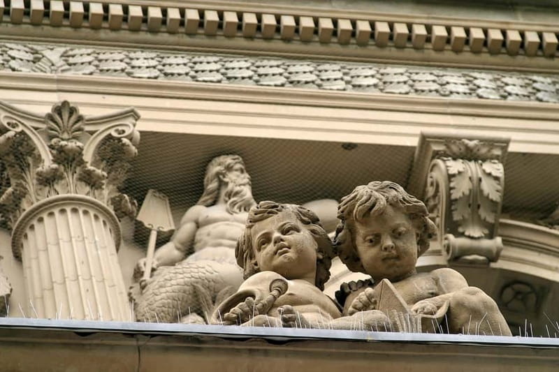 Frankfurt: Old Town Historical Walking Tour in German - German-Language Tour, and What That Means for English Speakers