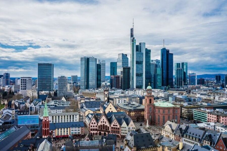 Frankfurt: Private custom tour with a local guide - Building your own Frankfurt highlights map, with landmarks and local context