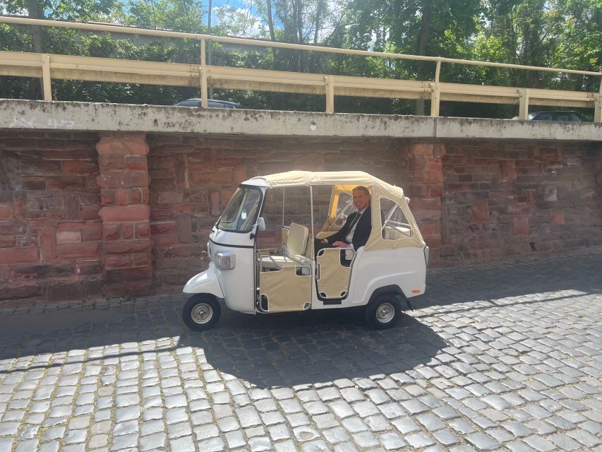 Frankfurt: Private Sightseeing Tour in Retro Ape Calessino - Mainroller start point, quick orientation, and easy photo momentum