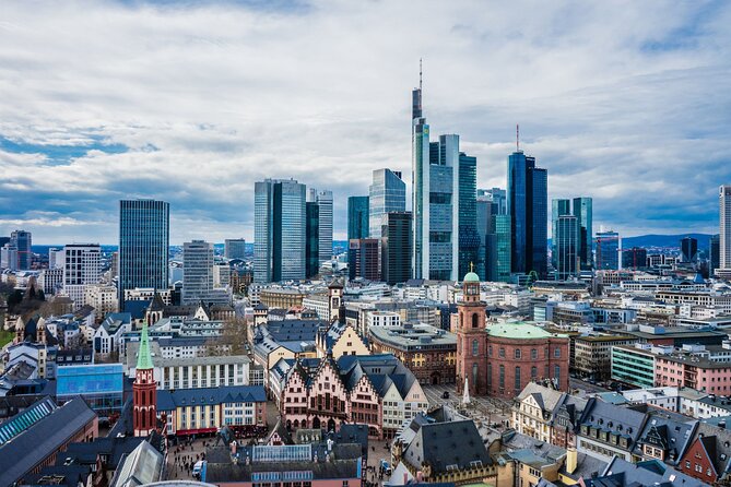 Frankfurt : Private Walking Tour With A Guide ( Private Tour ) - Meeting your guide and choosing the right tour length