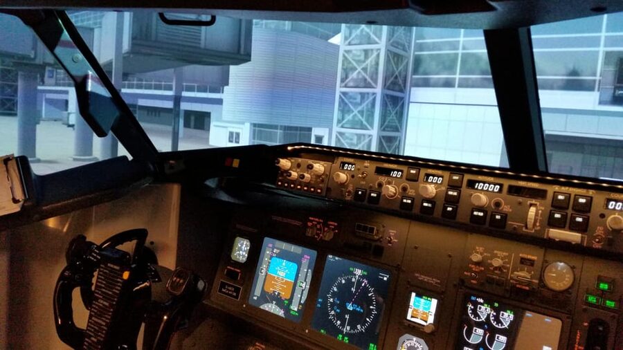 Frankfurt: "Ready for take off" - Flight Simulator B737 - Getting To The AiRail Check In, Then Into The 737 Cockpit