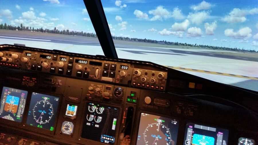 Frankfurt: "Ready for take off" - Flight Simulator B737 - Debriefing With A Pilot, So Your Flight Turns Into Real Learning