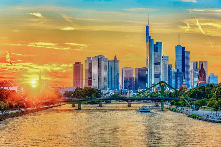 Frankfurt: River Main Sightseeing Cruise with Commentary - The Audio Commentary: Clear, Pre-Recorded, and Seat Sensitive