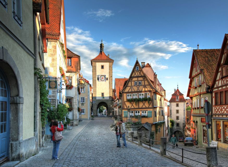 Frankfurt: Romantic Road & Rothenburg ob der Tauber Tour - Röttingen’s wine village stop and the baroque town hall