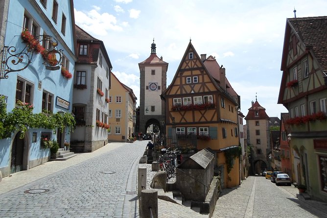 Frankfurt Super Saver: Neuschwanstein Castle and Rothenburg Day Trip - Getting to Neuschwanstein from Frankfurt Without Doing the Math