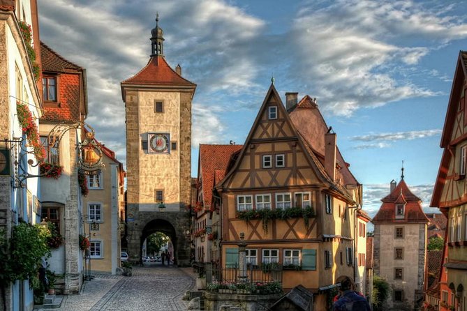Frankfurt Super Saver: Neuschwanstein Castle and Rothenburg Day Trip - Rothenburg ob der Tauber: One Hour to See Medieval Germany in a Nutshell