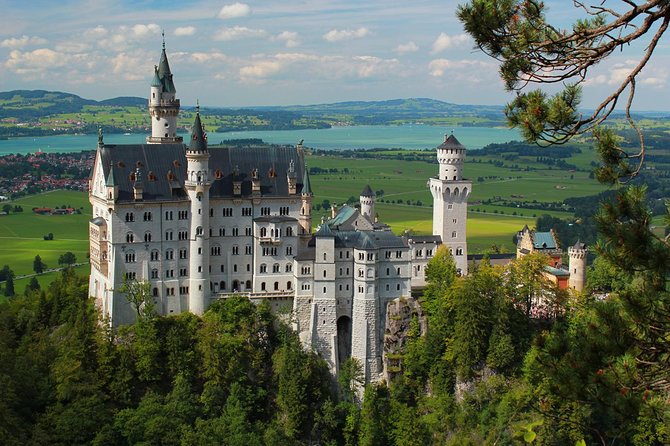 Frankfurt Super Saver: Neuschwanstein Castle and Rothenburg Day Trip - Neuschwanstein Castle: The Timed Entry Moment and the Walk Up