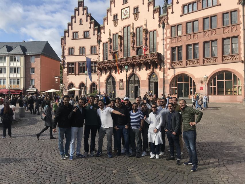 Frankfurt: Unique E-Bikes Tours - The Green Belt Cycling Road: 64 km of parks, gardens, and industrial edges
