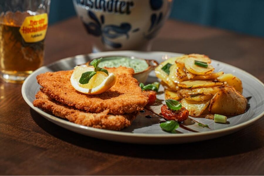 Frankfurt: Verbrecherjagd und gefährlich leckeres Schnitzel - Key things to know before you go