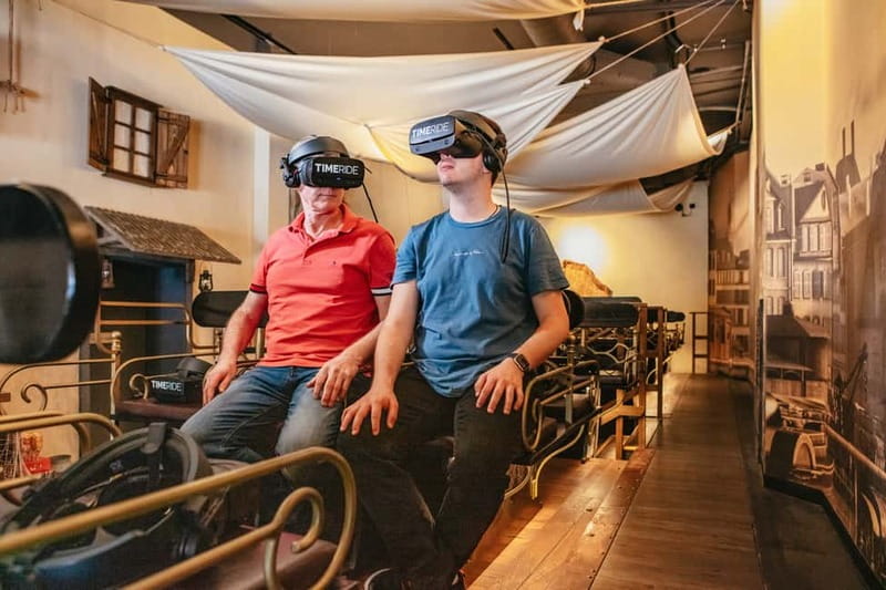 Frankfurt: Virtual Reality Time Travel Experience Ticket - Stop 2: a private library and the ideas behind the family