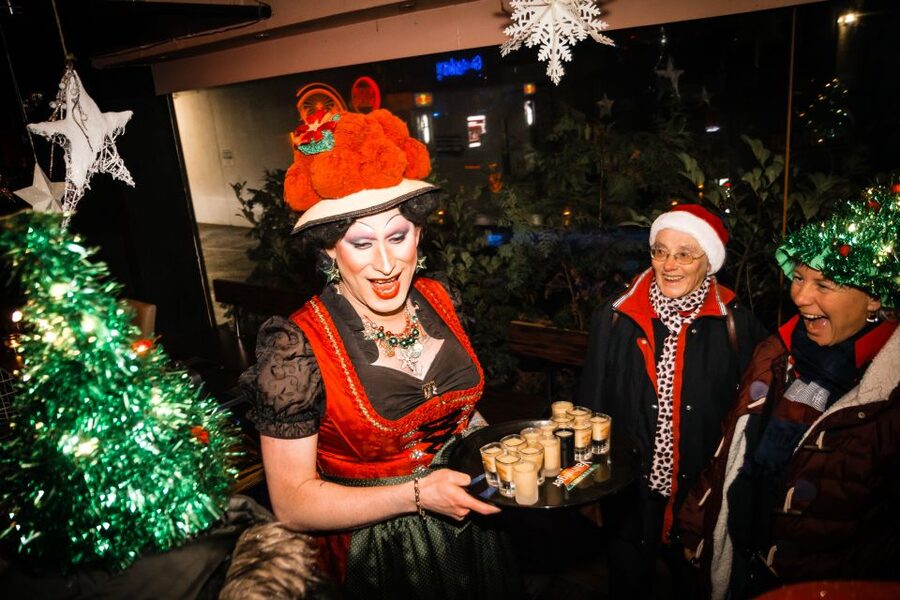 Freiburg: Christmas Tour with Drag Queen Betty BBQ - Key points to know before you go