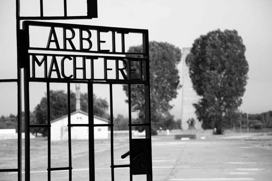 From Berlin: Licensed Sachsenhausen Tour with max. 15 people - Key highlights worth planning for