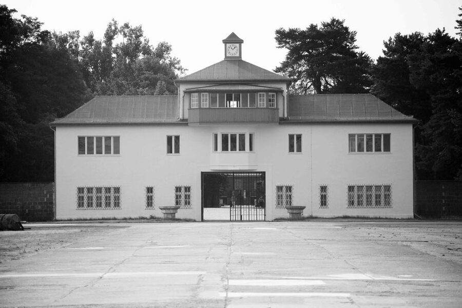 From Berlin: Licensed Sachsenhausen Tour with max. 15 people - Tower A and the Gate Slogan: Seeing Nazi Control Up Close