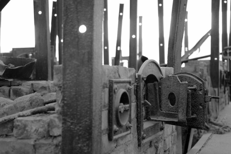 From Berlin: Licensed Sachsenhausen Tour with max. 15 people - Duration, Price, and What to Pack for Sachsenhausen