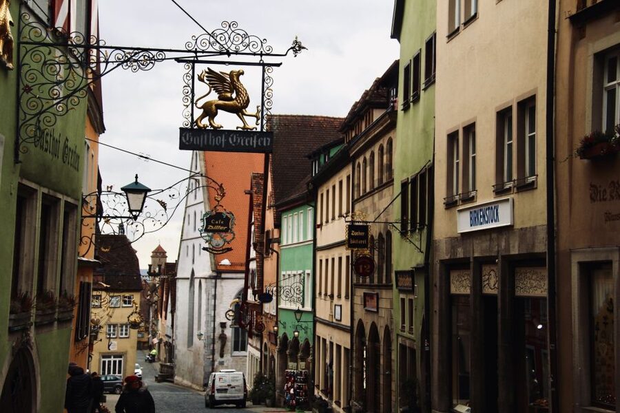 From Frankfurt: Heidelberg and Rothenburg Guided Day Trip - Pickup in Frankfurt, the small-group feel, and who the guide is
