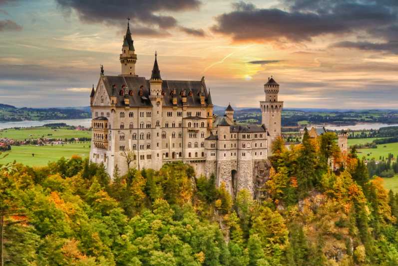 From Füssen: Neuschwanstein & Linderhof Castles Private Tour - A private Füssen day that makes the castles feel human
