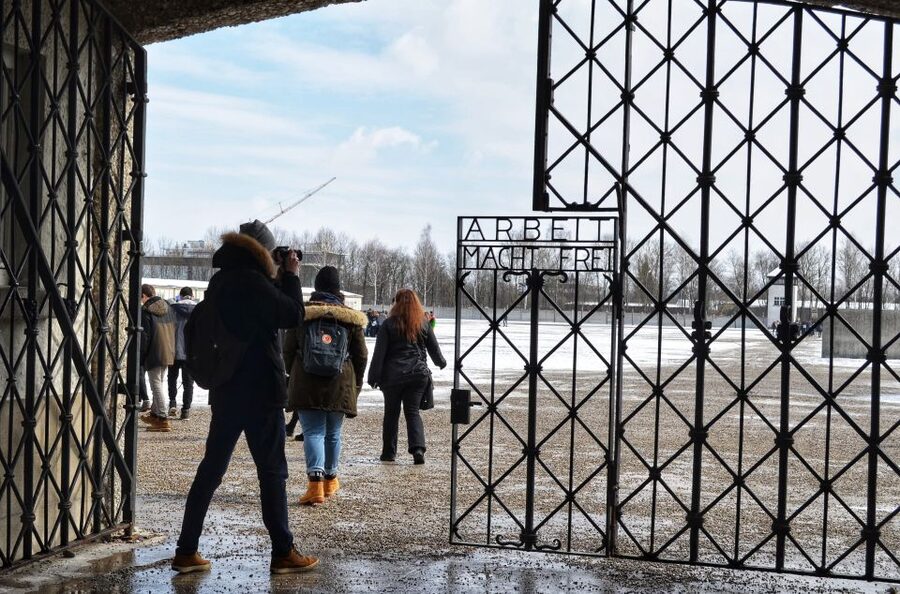From Munich: Dachau Memorial Site Tour in Spanish - Quick hits before you go