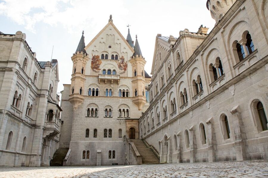 From Munich: Neuschwanstein Castle Full-Day Trip by Van - Pickup and pacing: what a 10-hour day feels like