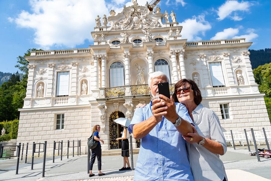 From Munich: Neuschwanstein & Linderhof Castle Full-Day Trip - What to bring so the day feels good, not exhausting