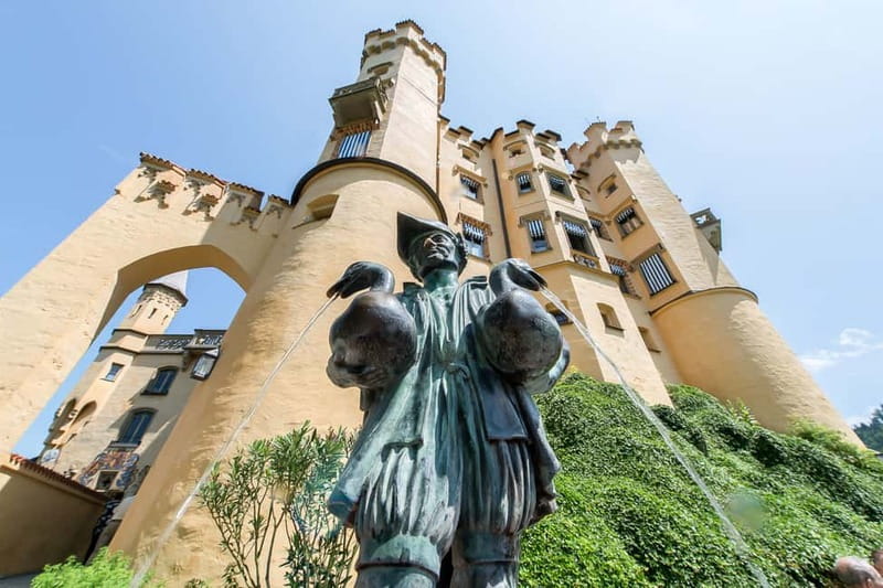 From Munich: Neuschwanstein & Linderhof Castle Full-Day Trip - Tickets, skipping lines, and the bus-purchase option