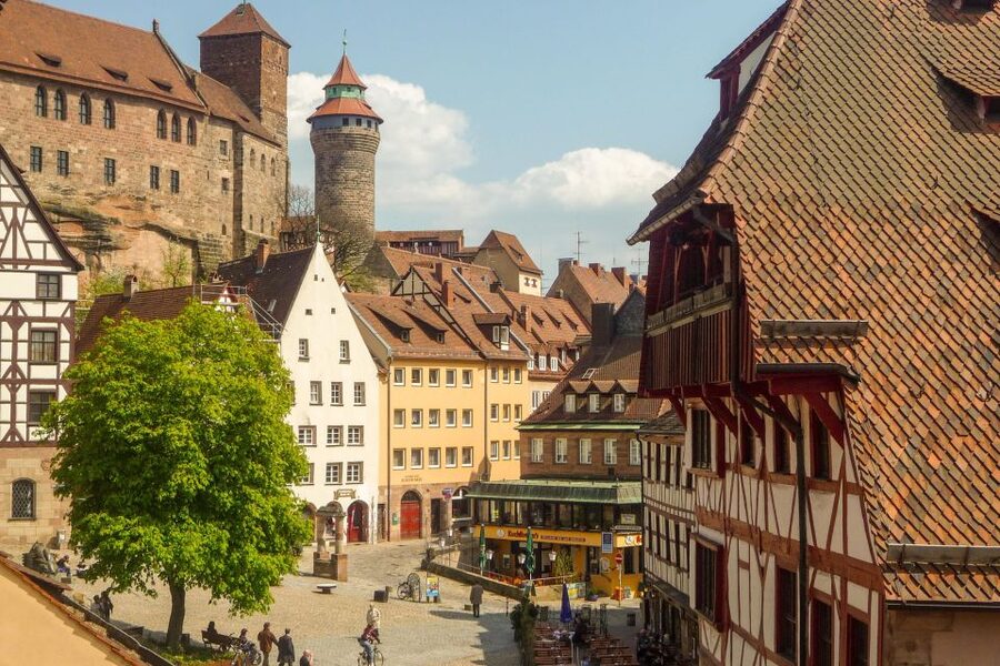 From Munich: Nuremberg Day Trip by Train - Train Time, Walking Pace, and When to Eat