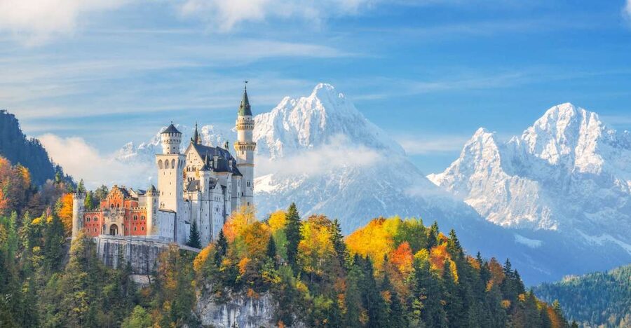 From Munich: Trip to Neuschwanstein & Linderhof in Spanish - Gardens and the Linderhof switch: Ludwig II’s baroque side