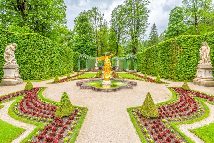 From Munich: Trip to Neuschwanstein & Linderhof in Spanish - Price and value: $93 plus the day-of cash ticket reality