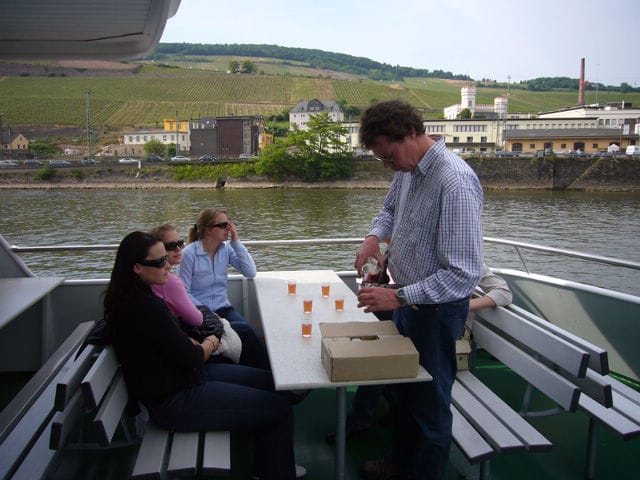 From Rüdesheim: 1.5-Hour Boat Cruise with Wine Tasting - Assmannhausen and the red wine story