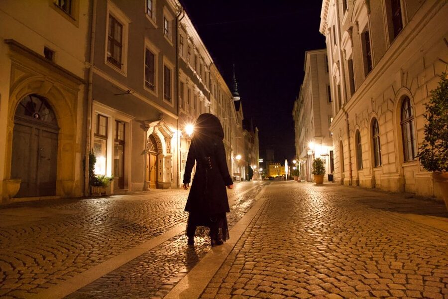 Görlitz: Ghosts and Spooky Historical Night Walking Tour - Start in front of Peterskirche, next to the Waidhaus