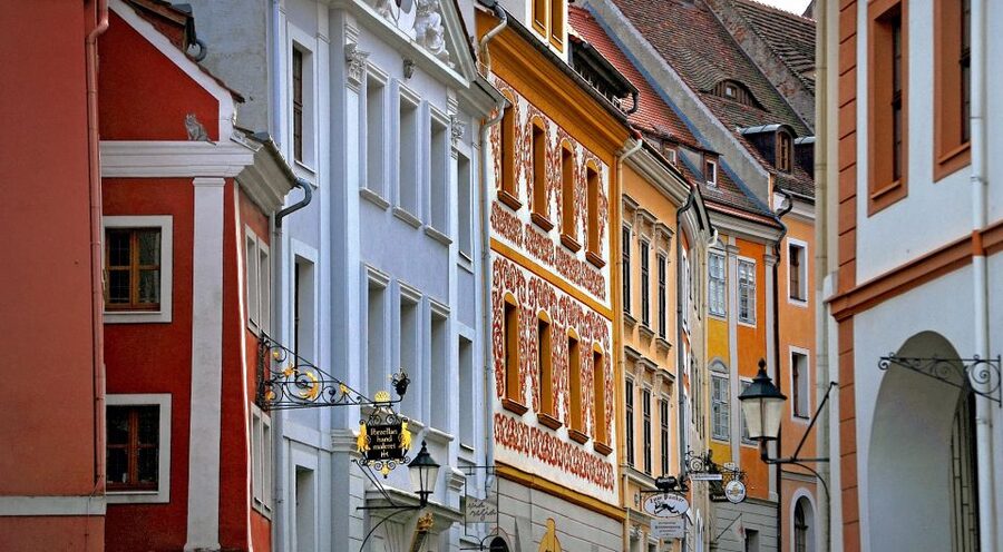 Görlitz: Old Town Guided Walking Tour - Schönhof: spotting the oldest Renaissance building in Görlitz