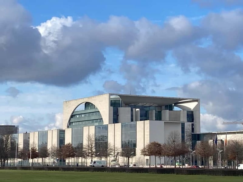 Guided Insider Tour Government and Parliament District - Who this insider government walk is best for