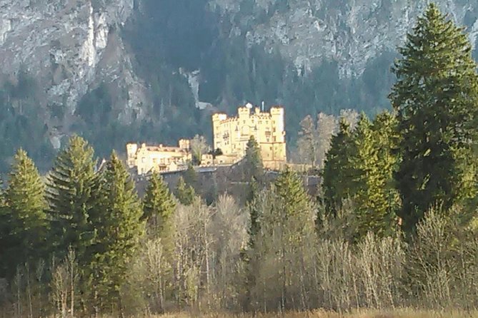 Half day- from Fussen to Neuschwansteincastle & Linderhof castle - Who should book this castles day from Füssen, and who should pass