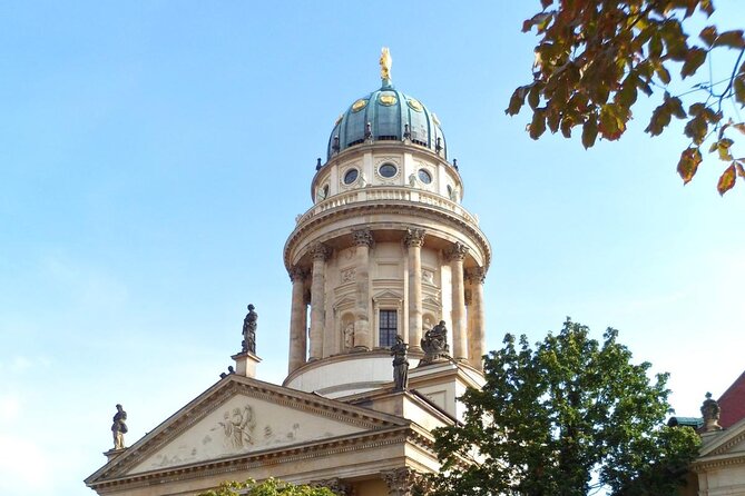 Half-Day Guided Bike Tour of Central Berlin's Highlights - Friedrichstadt-Palast pause: a structured break that keeps momentum