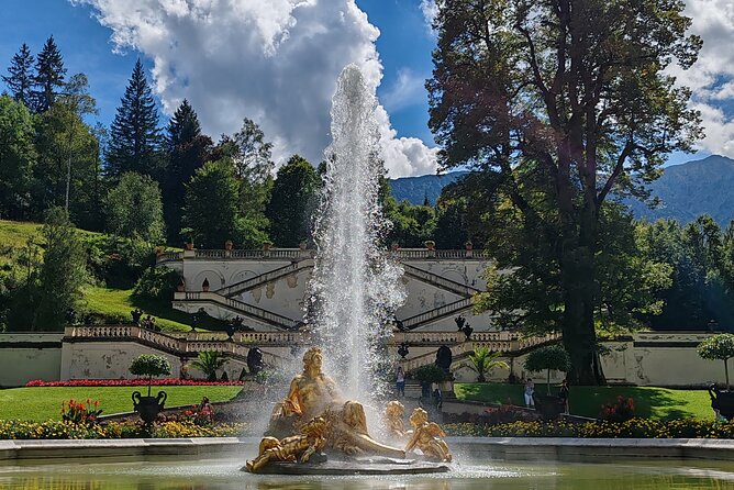 Half Day Private Tour Linderhof Castle & Oberammergau incl Ettal - Food, cash, and staying warm when Bavaria decides to drizzle