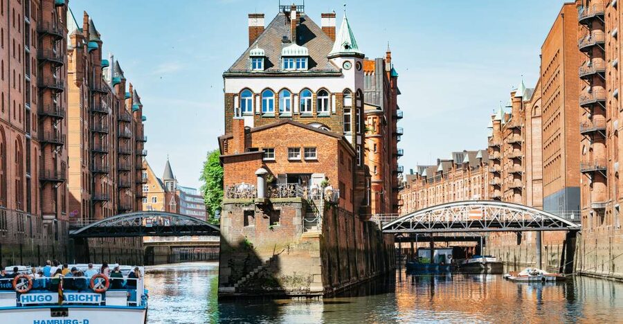 Hamburg: 1.5-Hour Harbor and Speicherstadt Day Cruise - The route in order, and what each harbor stop is good for
